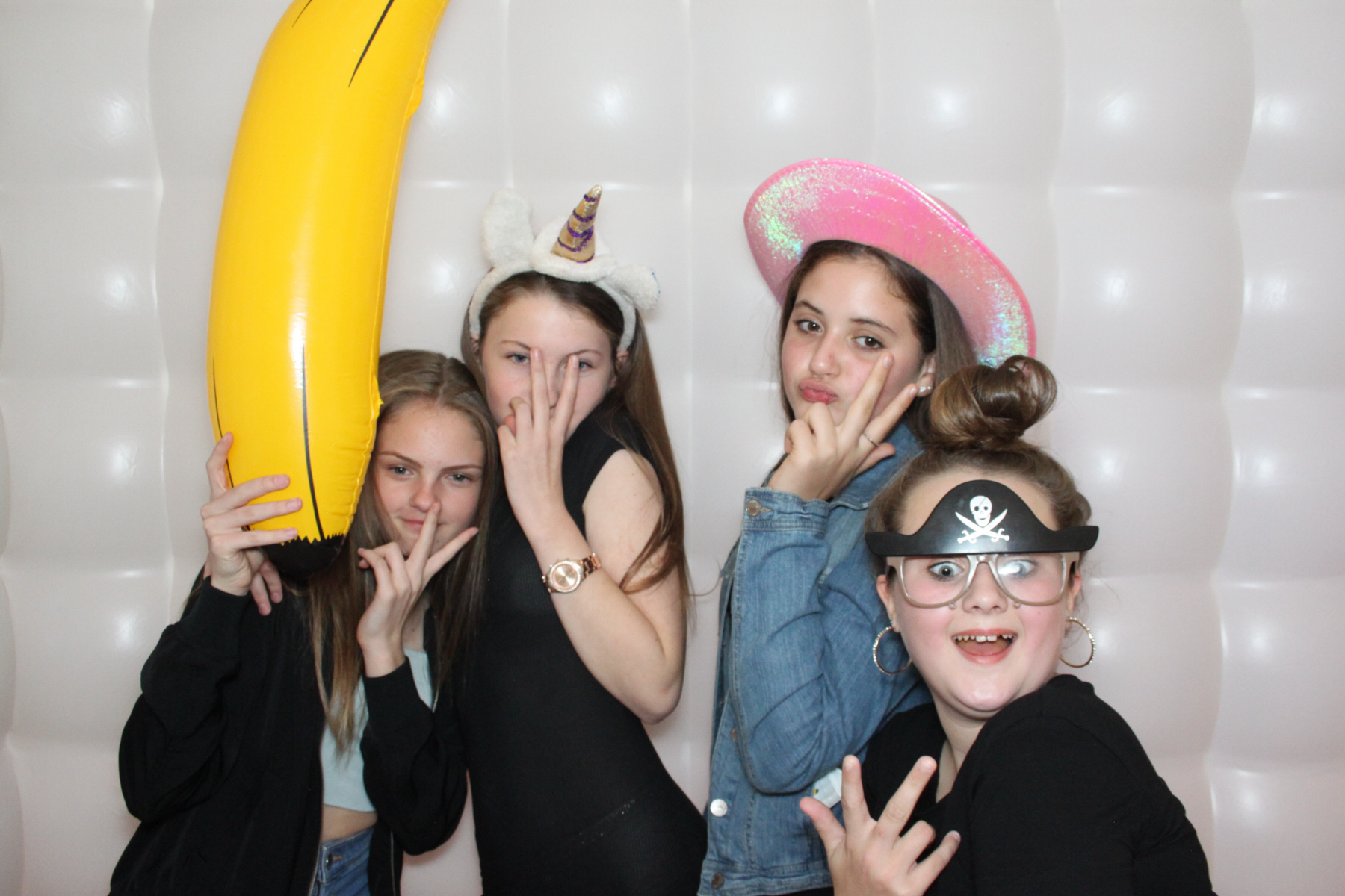 Freya’s 13th party  | View more photos from the event at gallery.yourboothskent.co.uk/u/Your-Booths-Kent/Freya’s-13th-party